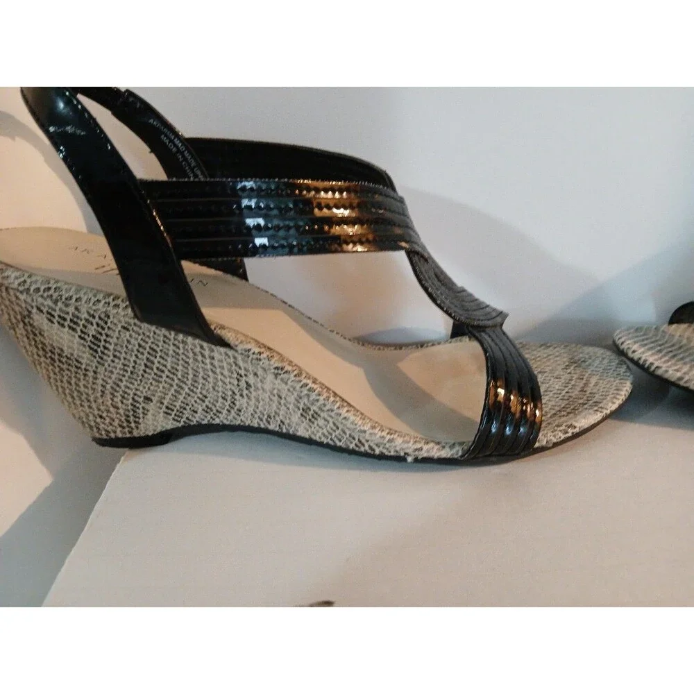 Anne Klein Iflex Black Faux Snake Skin Wedge Pump Womens 8.5 M Open Toe Pretty
